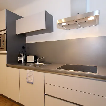 Charming With Whirlpool Apartment *