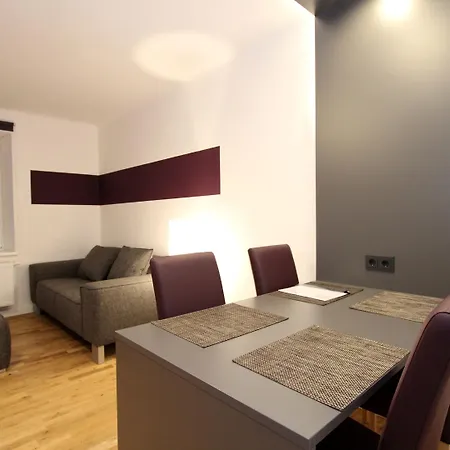 Apartment Charming With Whirlpool